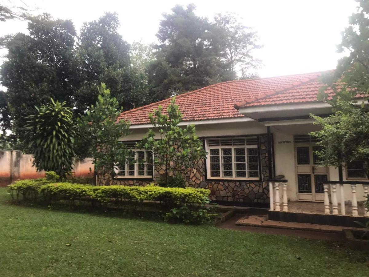 Homestaystudio62 Jinja Ngoại thất bức ảnh