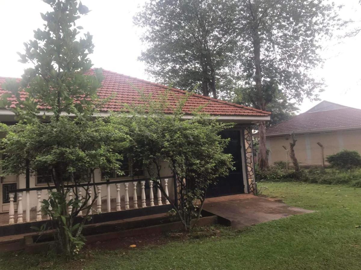Homestaystudio62 Jinja Ngoại thất bức ảnh